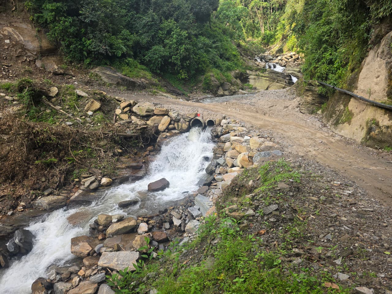 लप्से खोलामा पुसभित्र बेलिब्रिज जडान